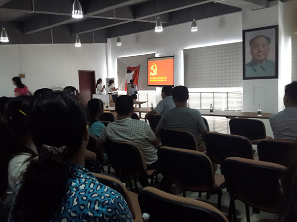 長沙高新區非公黨建14聯組暨8聯組在韶山華潤希望小鎮召開預備黨員宣誓大會